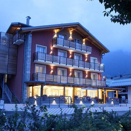 Hotel Gran Vacanze Rooms & Apartments Dimaro Exterior photo